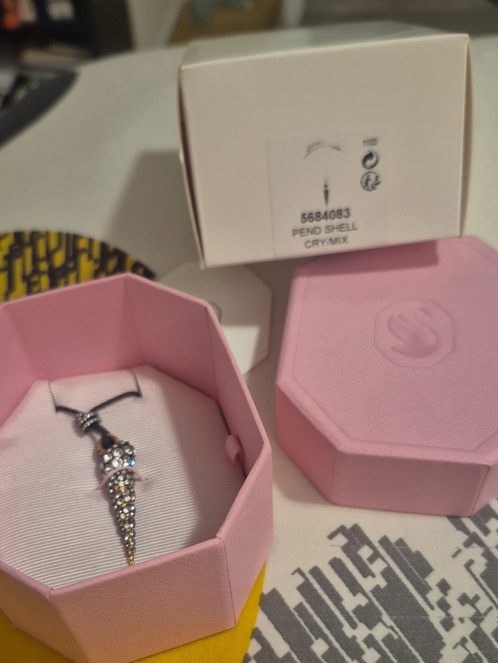 Swarovski Idyllia Crystal Shell Pendant Necklace with Pink Box 5684083